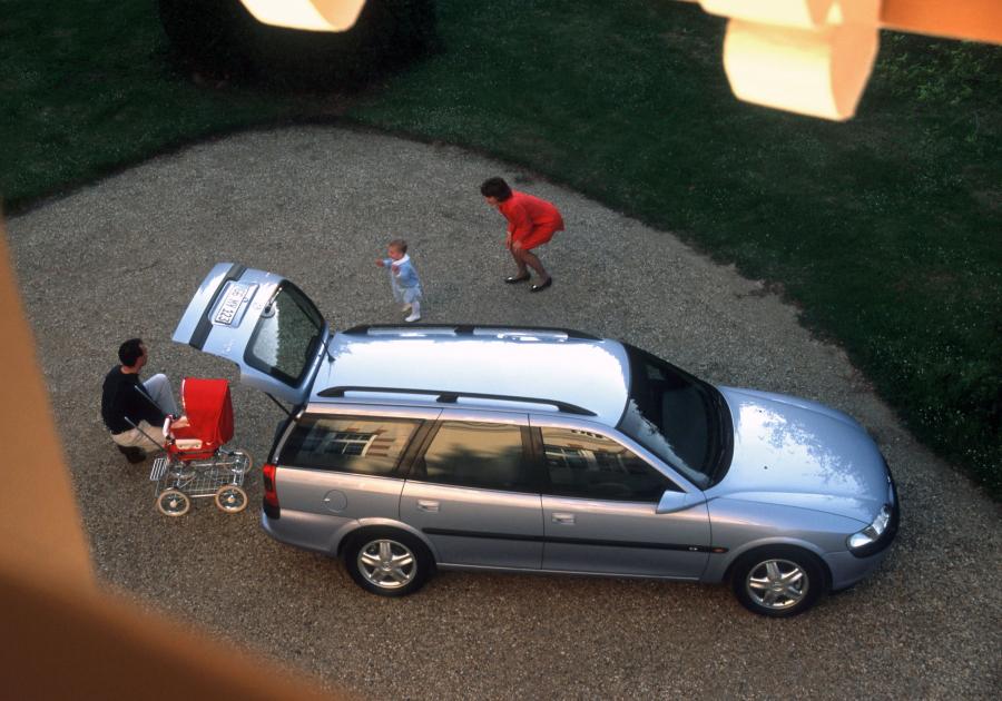  Opel Vectra CD Caravan (B) 1995 года  (фото 3 из 12)